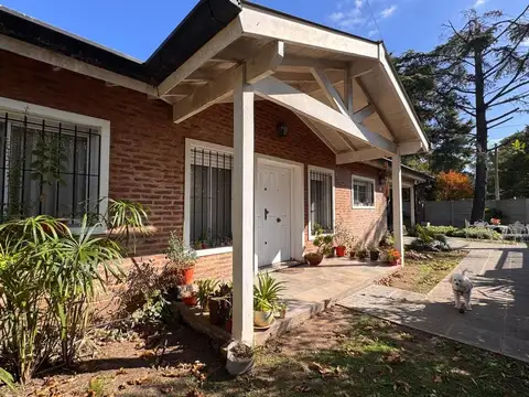 Casa en venta en Benavidez 4 ambientes