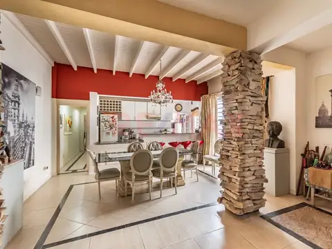 CASA COCHERAS JARDÍN 332 m2 Monte Grande