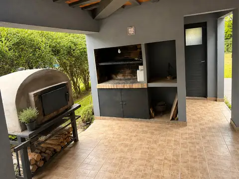 EL SAUSALITO – CHALET DE ESTILO MINIMALISTA CON EXQUISITO PAISAJISMO