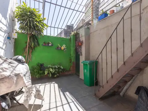 Casa 5 ambientes con 2 baños