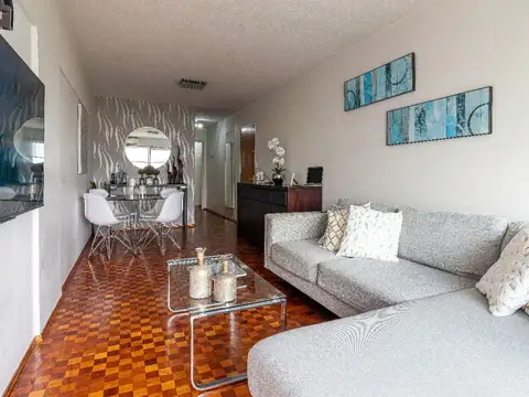 Venta Apartamento 3 dormitorios en Pocitos con cochera