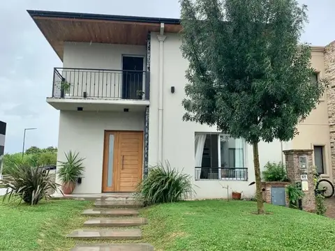 Casa en barrio cerrado