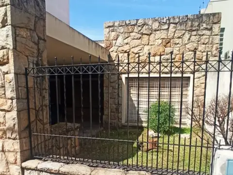 CASA  4 AMB. EN RAMOS MEJIA