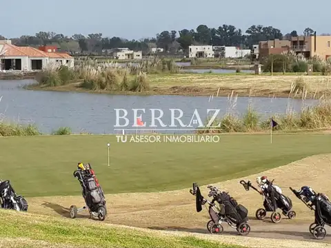 Lote venta de 855 m2 con vista al Agua y Golf El Cantón Escobar