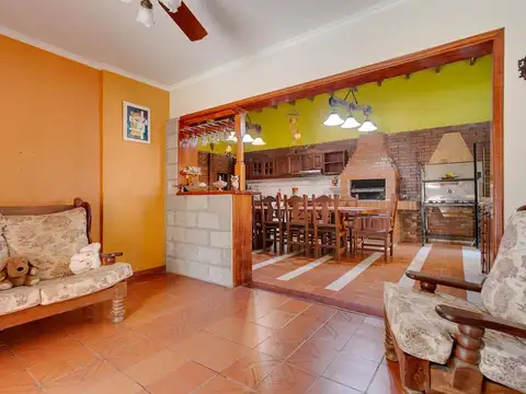 Casa en Venta con 1 cochera