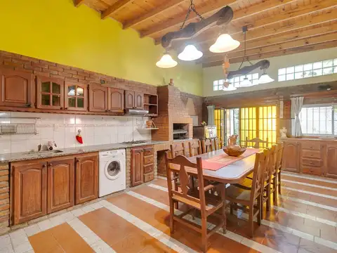 Casa 6 ambientes con 1 baño