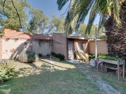 CASA EN VENTA LA PLATA 3 DORMITORIOS COCHERA