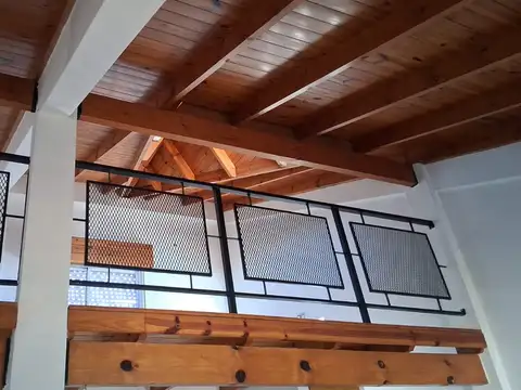 Almirante Brown 1200, Piso 1