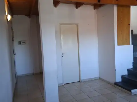 Almirante Brown 1200, Piso 1