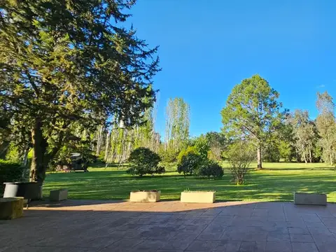 VENTA CASA 13.000 M2 CAMPOS DE ROCA 5 AMBIENTES
