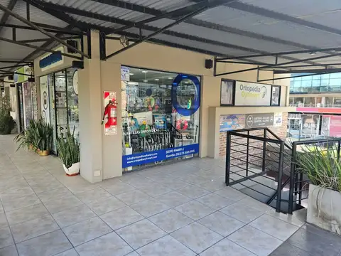 VENTA DOS LOCALES PASEO LA ESCALA CAAMAÑO