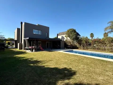 Casa en Venta con 1 cochera