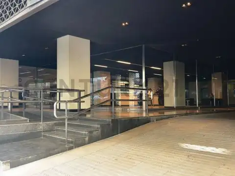 Oficina en Venta con 5 cocheras