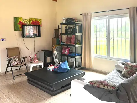 Casa 3 ambientes con 1 baño