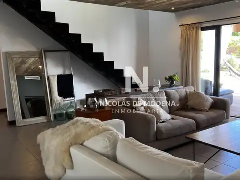 CASA EN VENTA 4 DORMITORIOS EN JARDINES DE CORDOBA