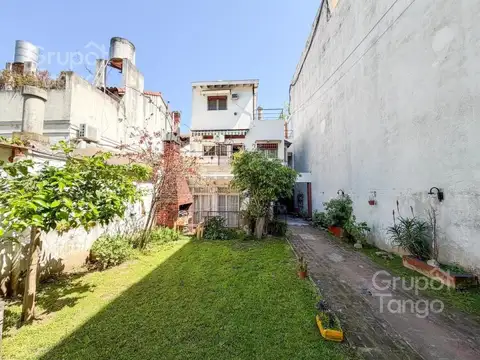 Venta Casa Belgrano Ocho Ambientes Jardín Patio Parque Cocheras Parrilla Balcon Terraza Atelier