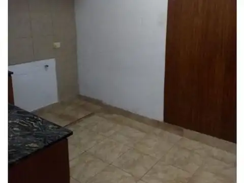 Casa 5 ambientes con 1 baño