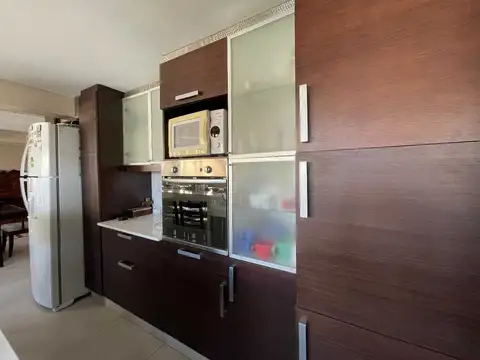 Departamento 4 ambientes con 2 baños
