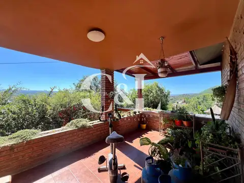 Venta Gran Casa De 2/3 Dormitorios C/Pileta Y Vista A Las Sierras. Bº Sol Y Río, Villa Carlos Paz