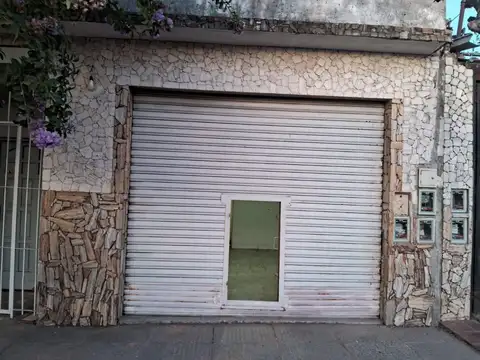 Local en Alquiler en Isidro Casanova, $ 300.000