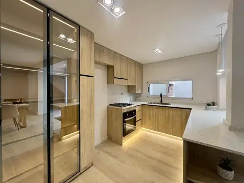 Depto Tipo Casa en Venta en Centro, USD 198.000