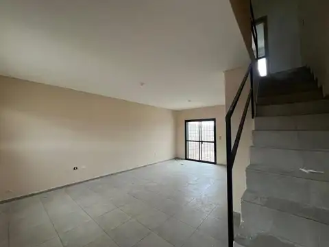 Casa 3 ambientes con 2 baños