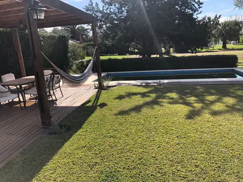 Casa 3 amb pileta al Golf en Barrio Privado Pavon Exaltaciòn de la Cruz