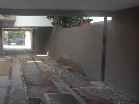 Alquiler cochera semicubierta