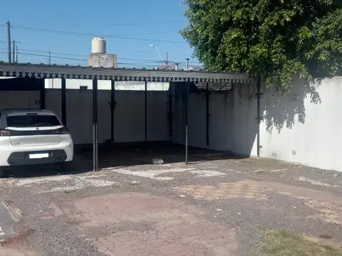 Alquiler cochera semicubierta 