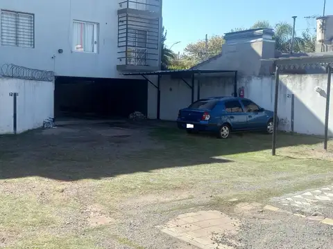 Alquiler cochera semicubierta