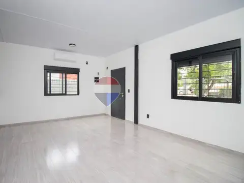 Casa en Alquiler con 1 cochera