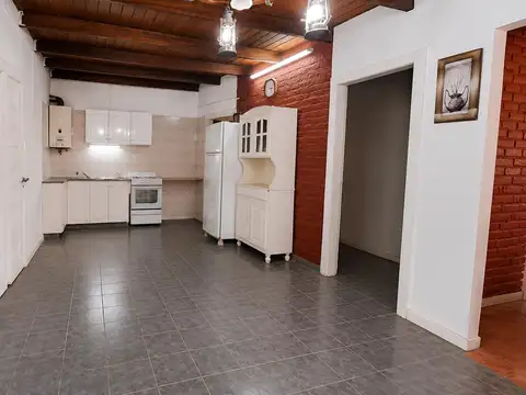 Casa 3 ambientes con 1 baño