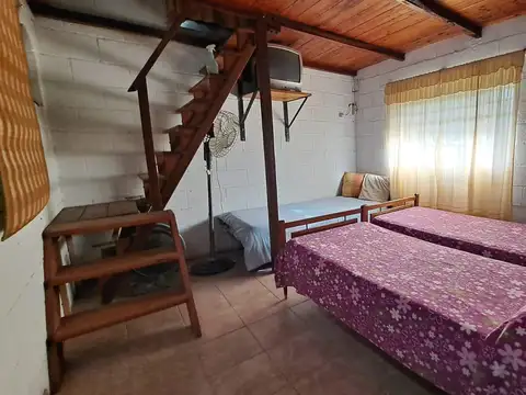 VENTA - CASA DE 2 DORMITORIOS CON JARDIN Y PISCINA - ANDINO