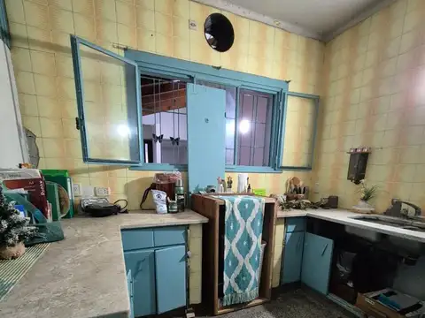 Casa 3 ambientes con Local Comercial Independiente y Terraza