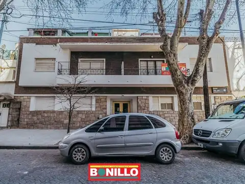 LLAVALLOL 4100, Piso 1