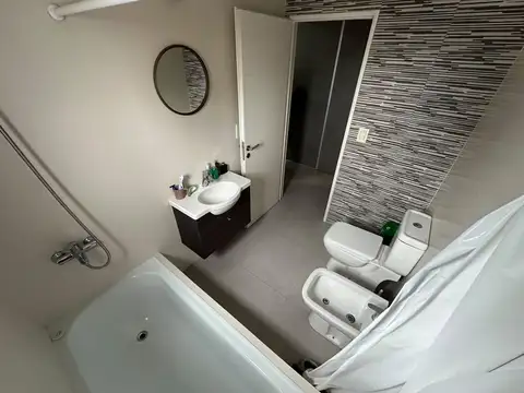 VENTA MONOAMBIENTE CON BALCON EN CASEROS, TRES DE FEBRERO