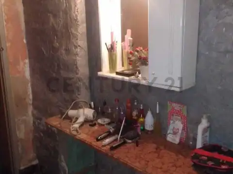 VENTA – CASA AL FRENTE A RECICLAR – GUERNICA CENTRO