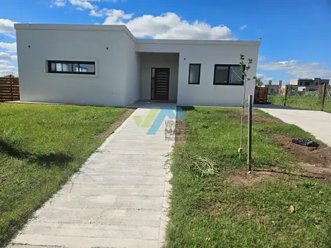 Casa  en Venta en Santa Elisa, Pilar del Este, Pilar