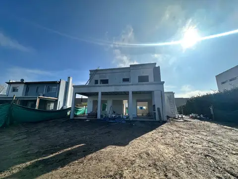 Casa en Venta en El Canton - Norte, USD 350.000
