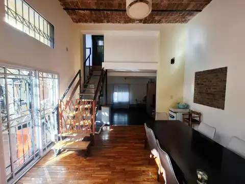 Depto Tipo Casa en Venta con 1 cocheras