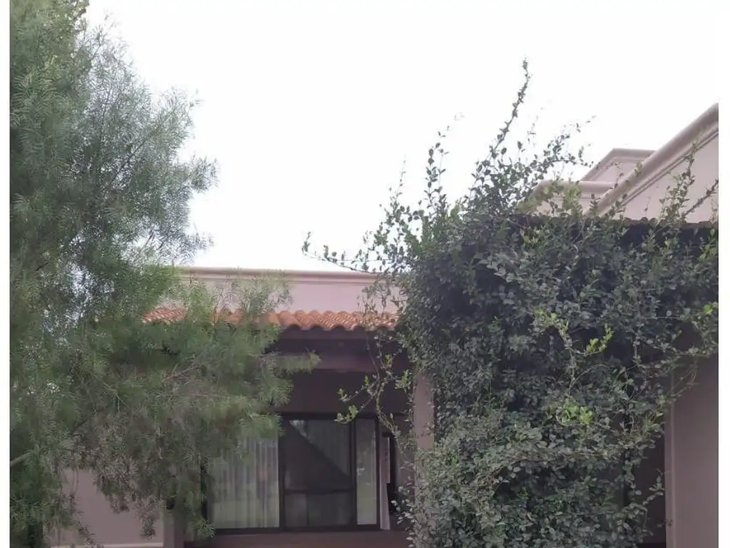 Casa en Alquiler - 3 dormitorios -