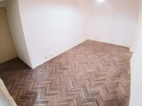 Avenida Eva Perón 3000, Piso 2