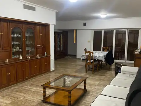 Casa 7 ambientes con 3 baños