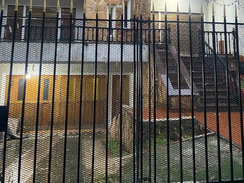 CASA EN VENTA 7 AMBIENTES EN FLORESTA