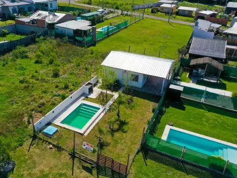Casa en Venta con 2 cocheras