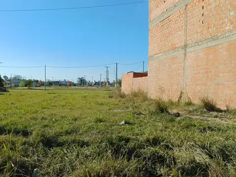 Av. Richieri entre calles Alsina y Libertad