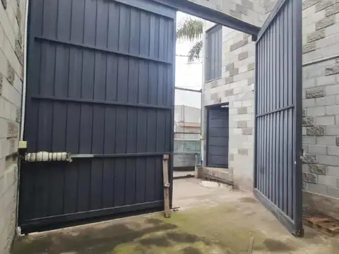 Muy buen deposito con oficinas,  en alquiler en Benavidez 