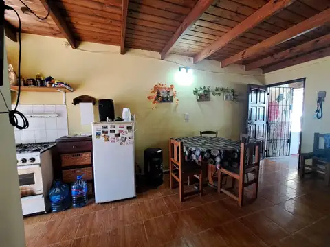 Casa 3 ambientes con 1 baño