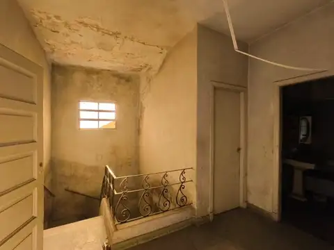 VENTA CASA MULTIFAMILIAR LOTE PROPIO A REFACCIONAR
