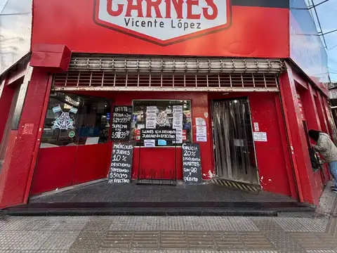 Local sobre Av Maipu en zona comercial